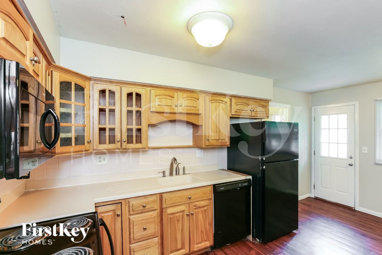 4420 Santa Fe Ct - Photo 5 of 19