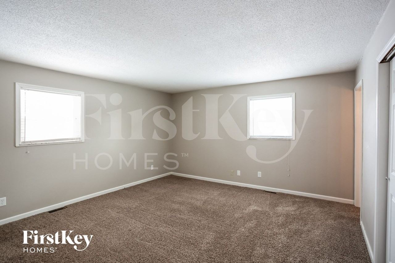 439 Fox Cir - Photo 7 of 15