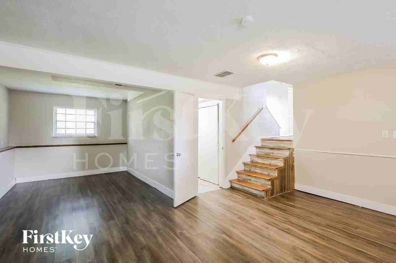 3618 Ferncliff Ave - Photo 5 of 16