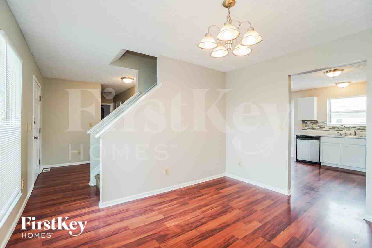 2926 Fenwood Dr - Photo 5 of 16