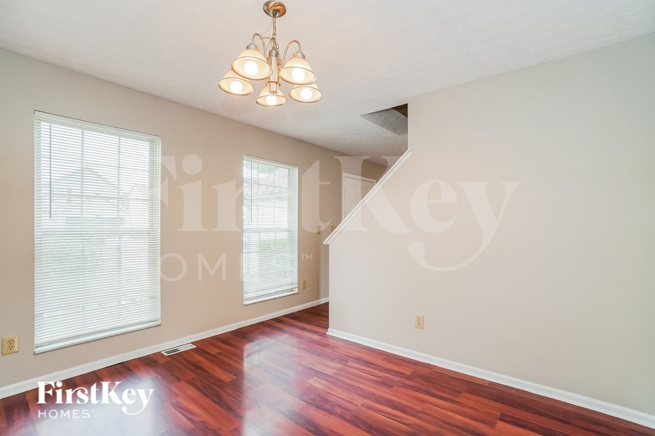 2926 Fenwood Dr - Photo 6 of 16