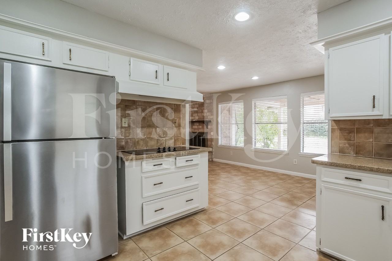 21419 Park Willow Dr - Photo 6 of 19