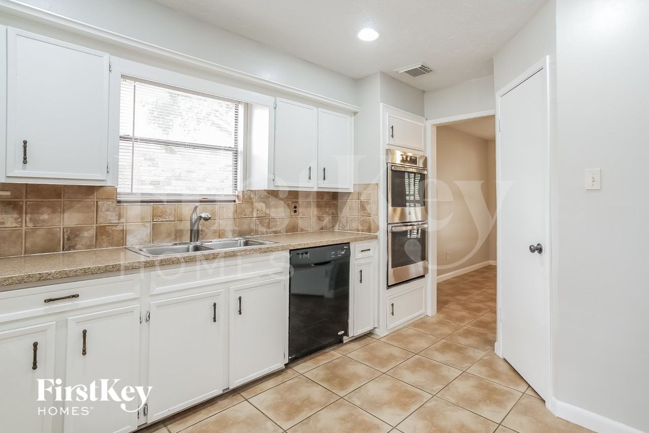 21419 Park Willow Dr - Photo 7 of 19
