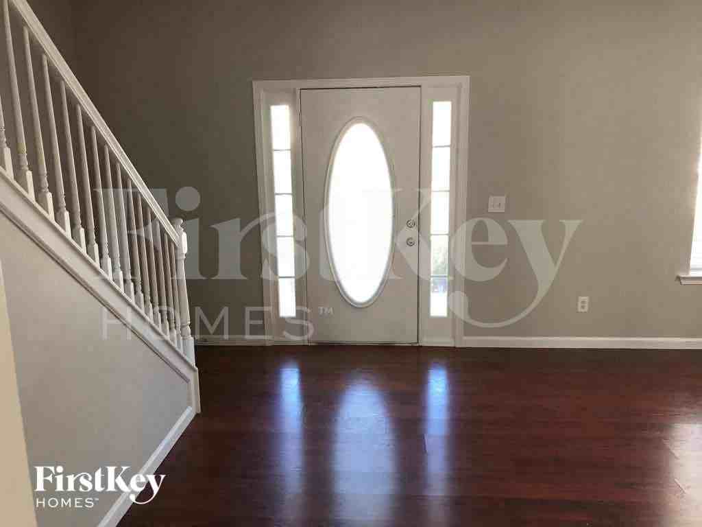 182 Prescott Ct - Photo 2 of 16