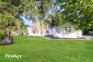 featured image of 1707 Valencia Blvd