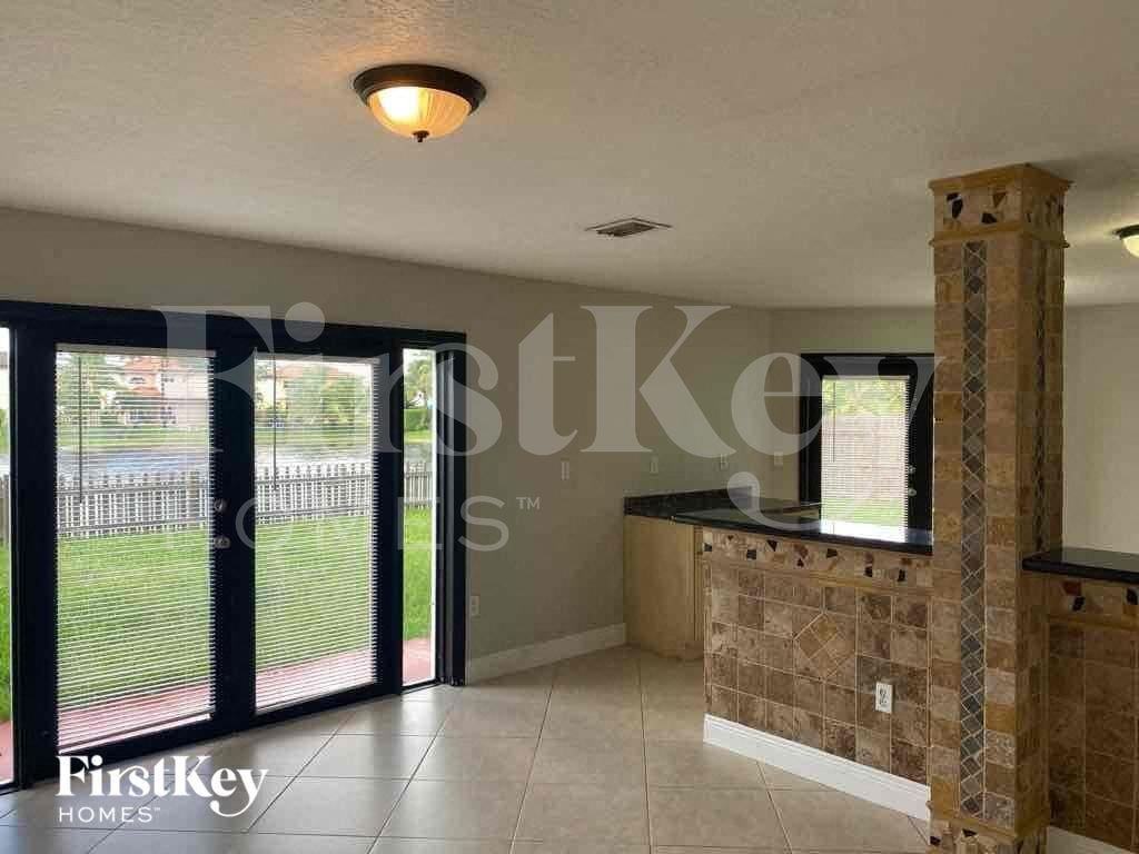 16119 Solana Rd - Photo 7 of 31