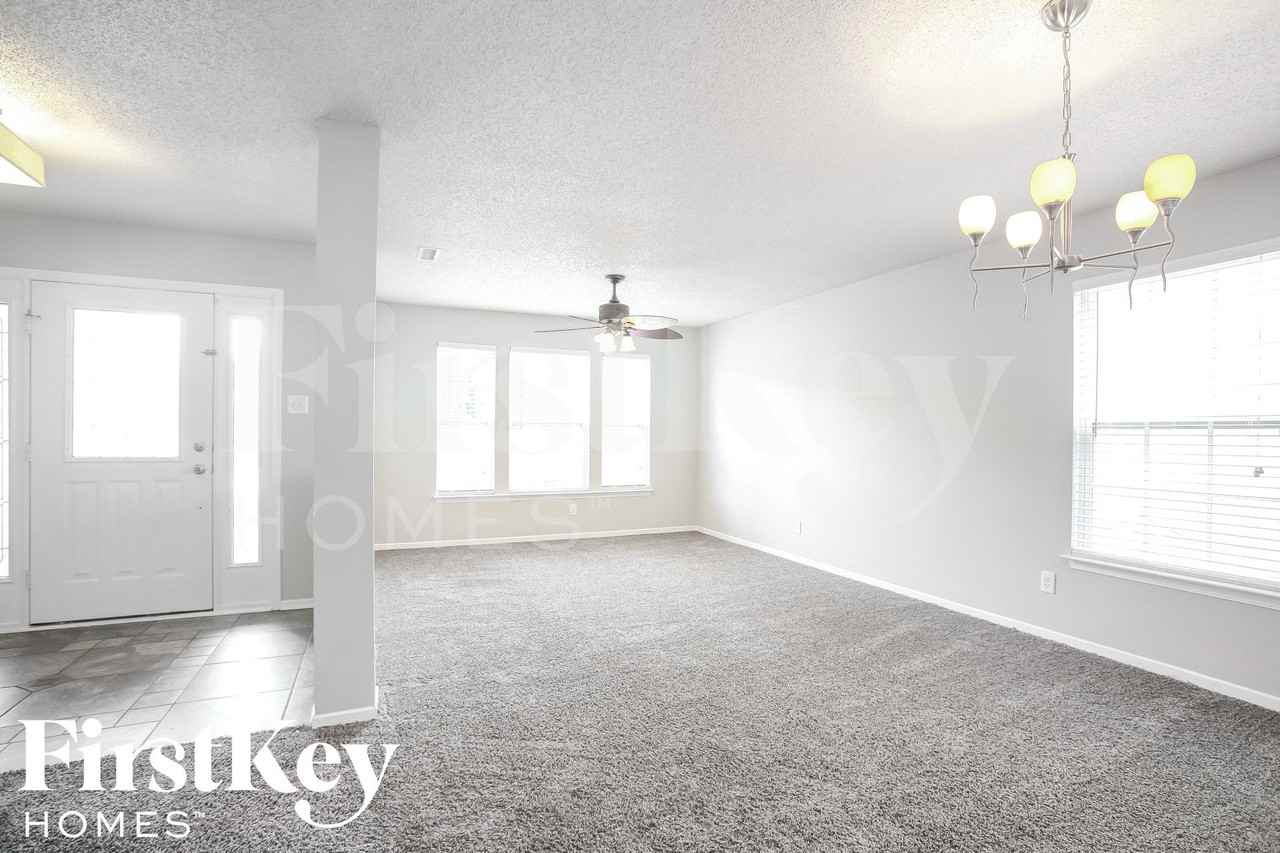 10851 Zimmerman Ln - Photo 3 of 15