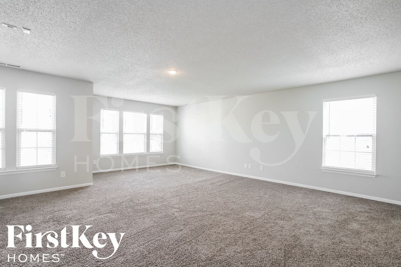10851 Zimmerman Ln - Photo 4 of 15