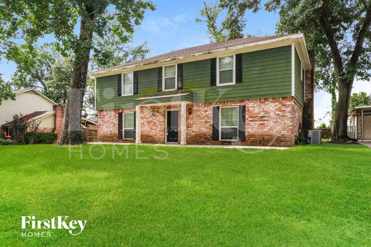 10122 Woodhollow Dr - Photo 2 of 20