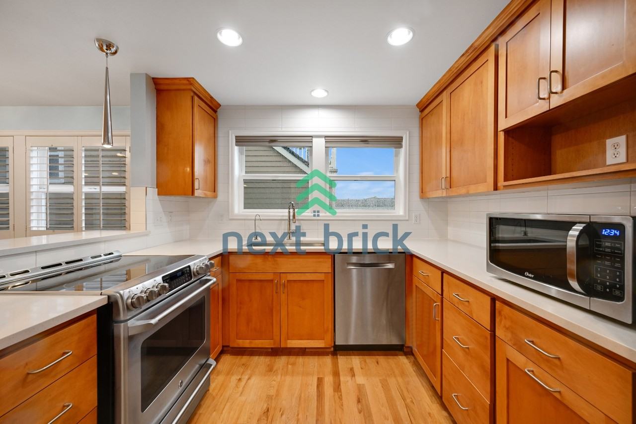 2841 Prosch Ave W - Photo 2 of 25