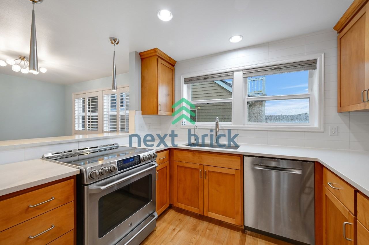 2841 Prosch Ave W - Photo 4 of 25