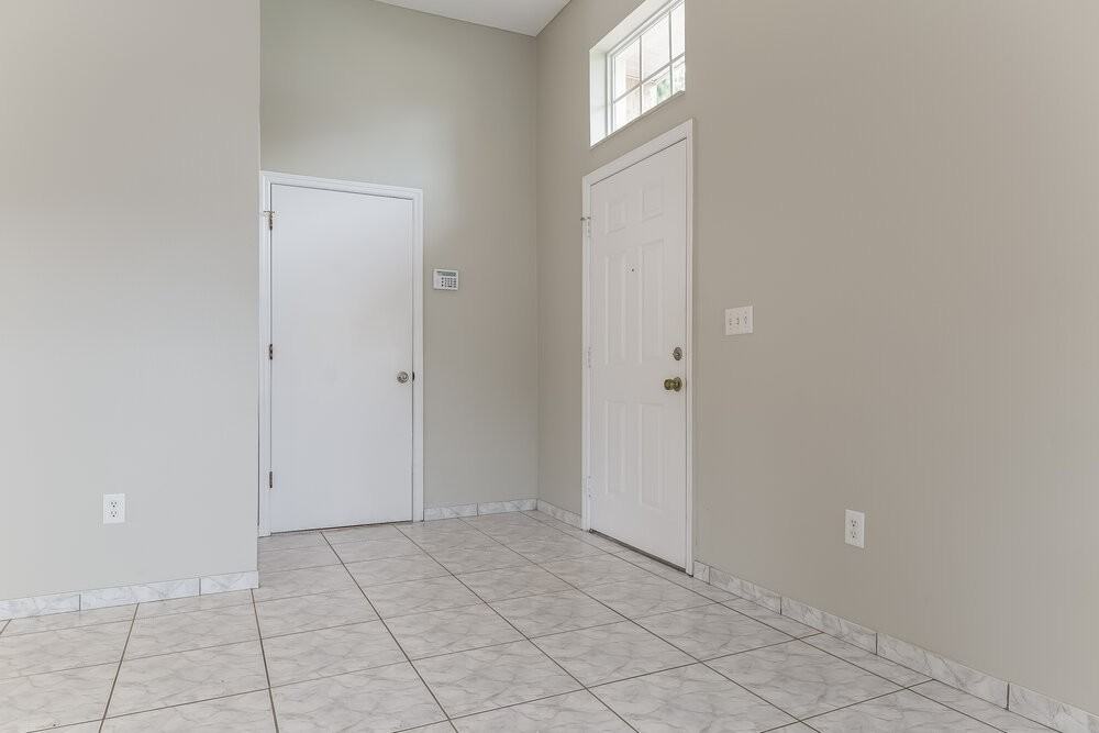8853 Parliament Ct - Photo 2 of 15