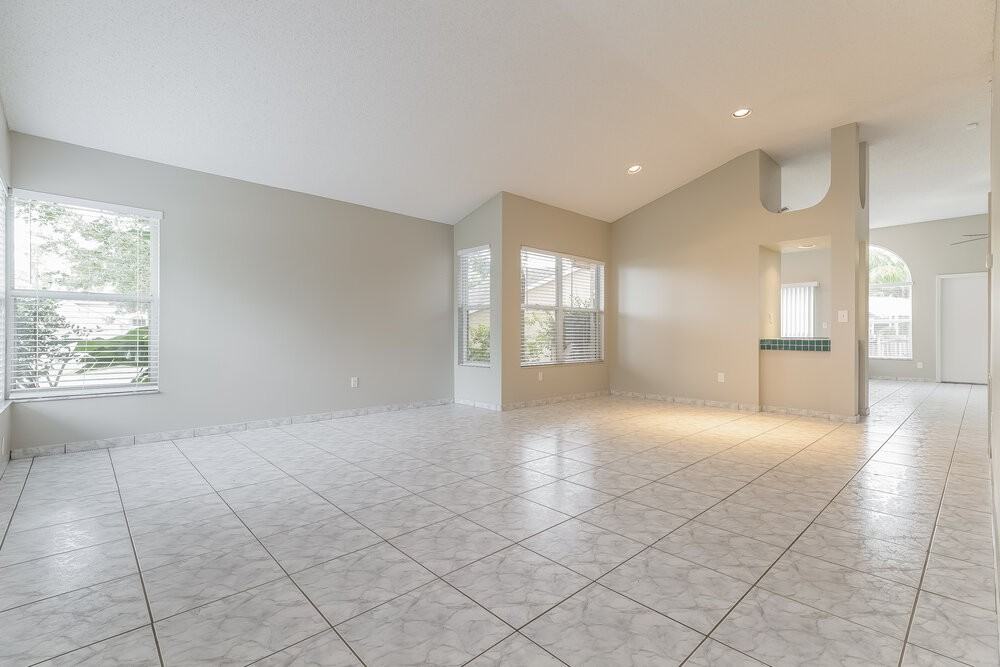 8853 Parliament Ct - Photo 3 of 15