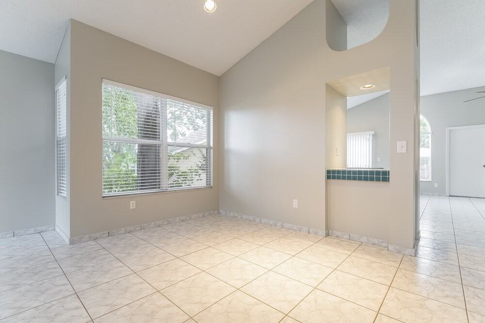 8853 Parliament Ct - Photo 4 of 15