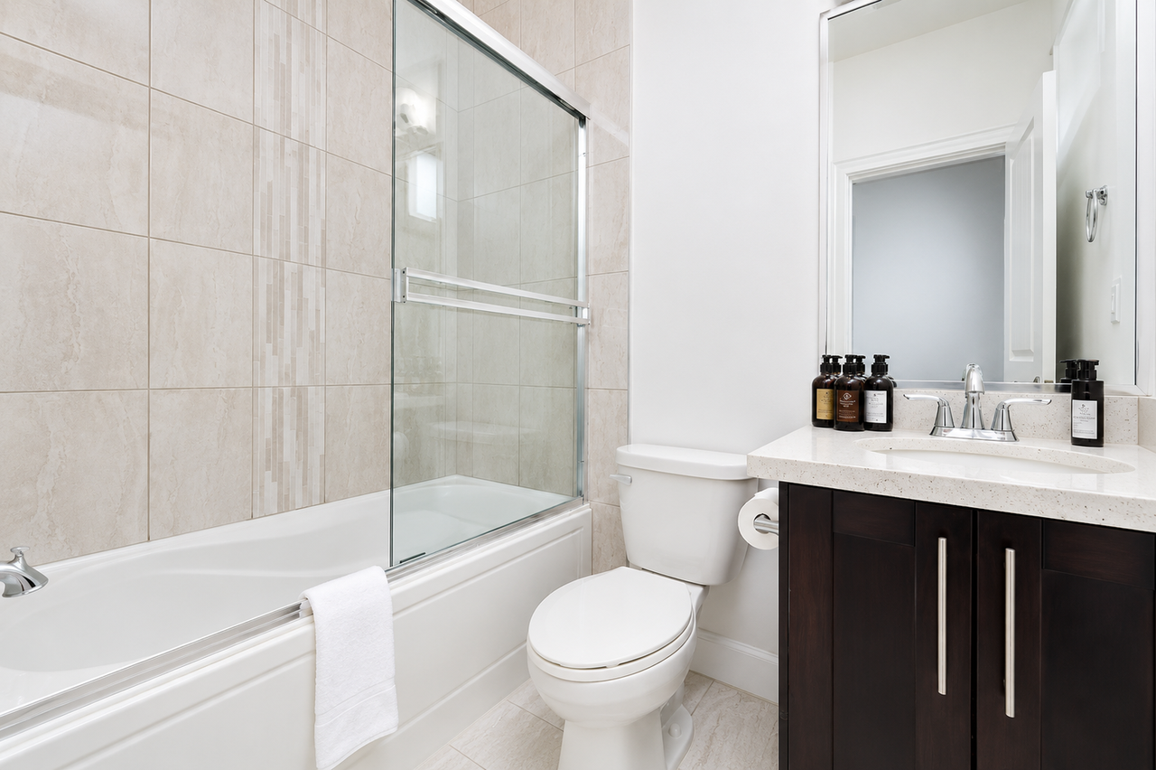 192 East 44th Avenue - Photo 6 of 11