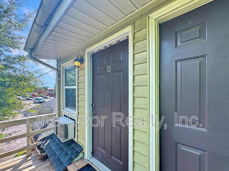 1107B Richmond Rd - Photo 4 of 17