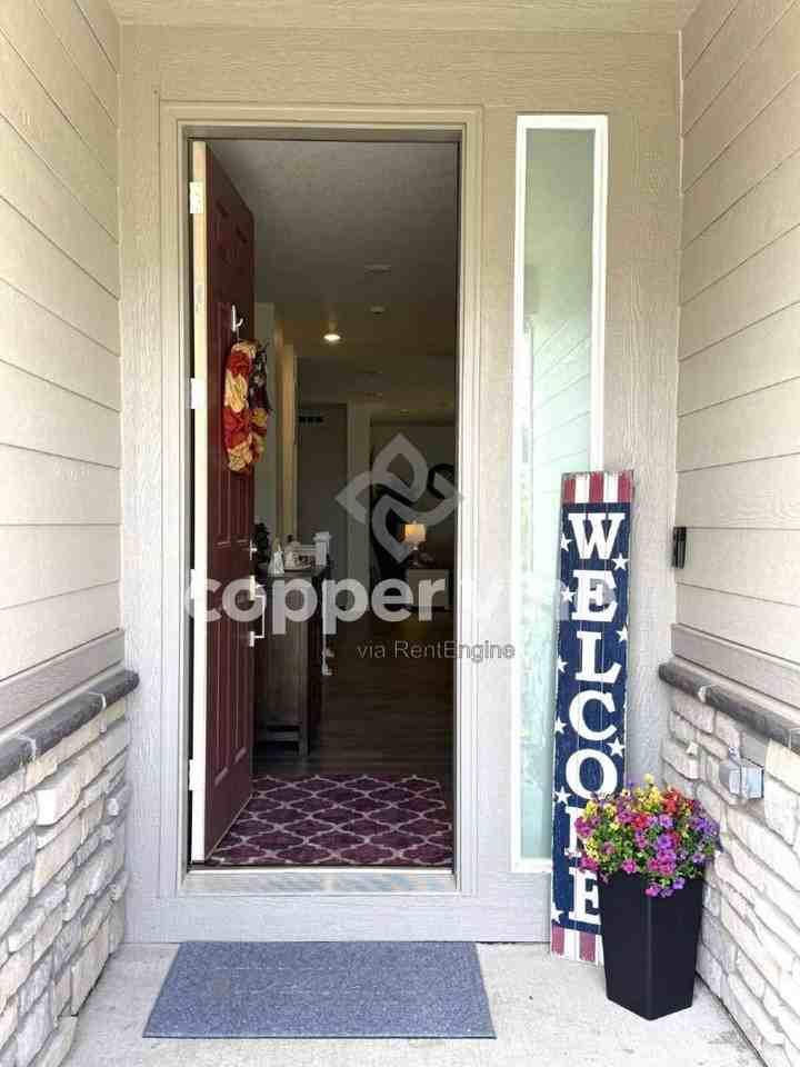 657 176th Ave - Photo 3 of 10