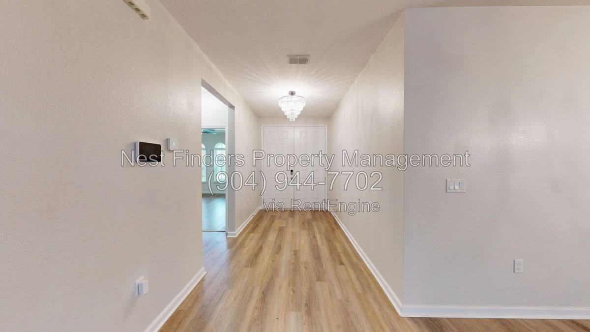 2704 Daylily Ln - Photo 2 of 10