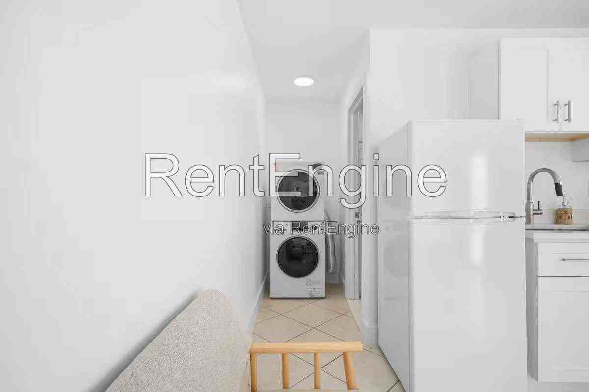 1636 Nw 6th Ave - Photo 2 of 10