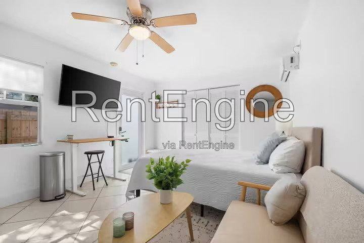 1636 Nw 6th Ave - Photo 3 of 10