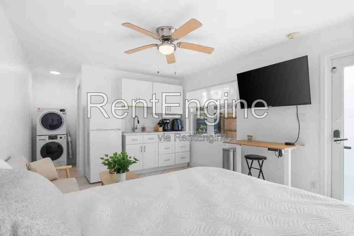 1636 Nw 6th Ave - Photo 6 of 10