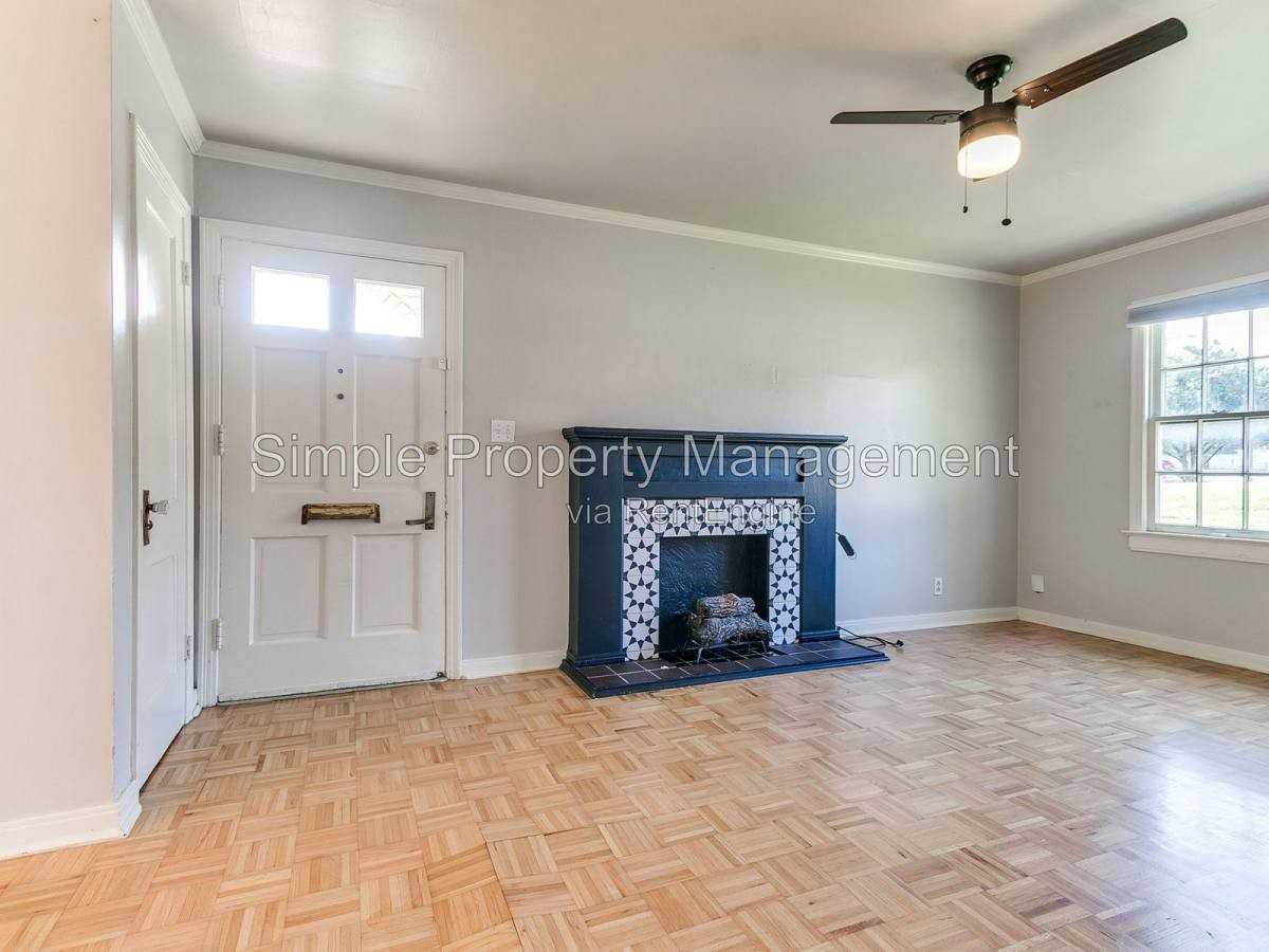 3715 N Lee Ave #1 - Photo 3 of 10