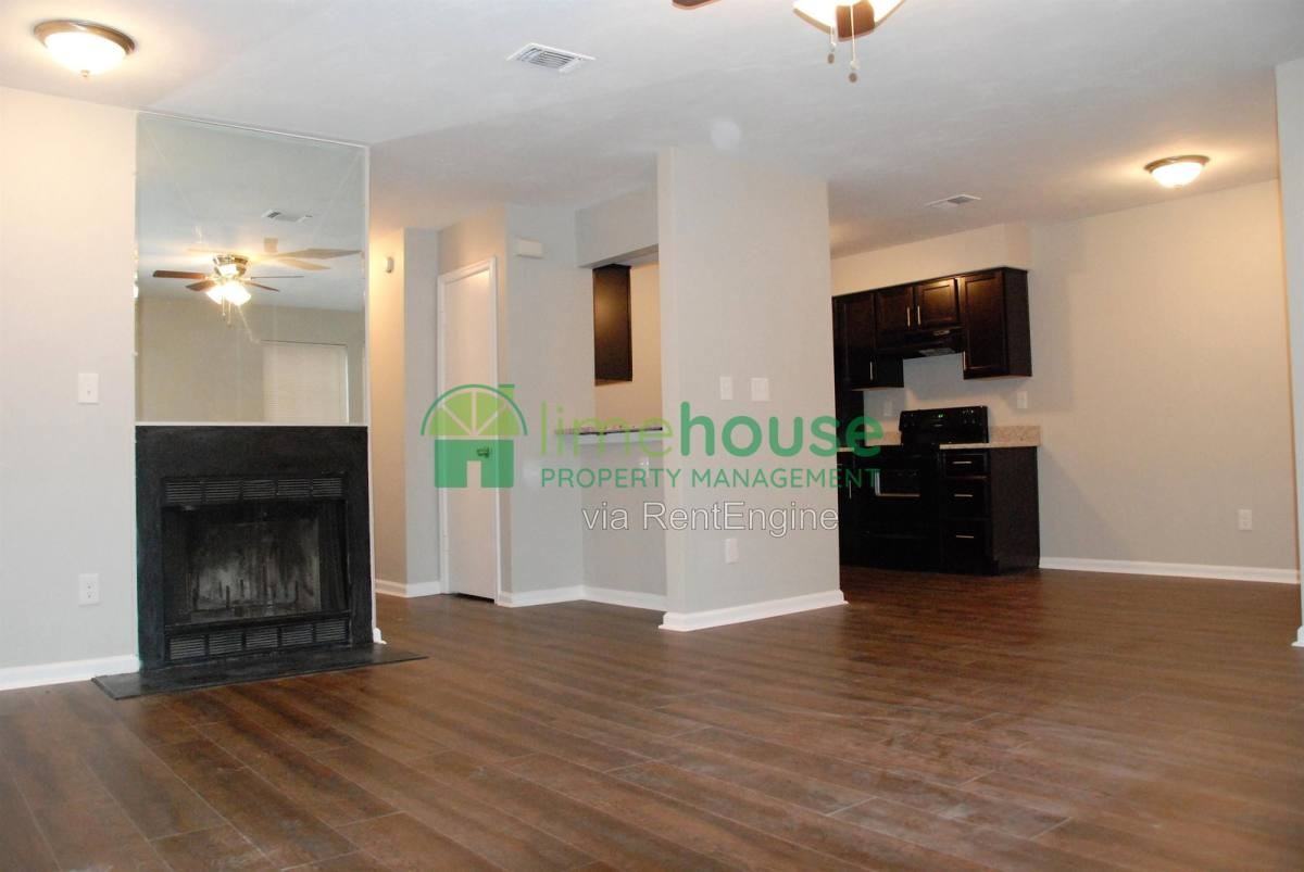 1311 Tait Close - Photo 2 of 10