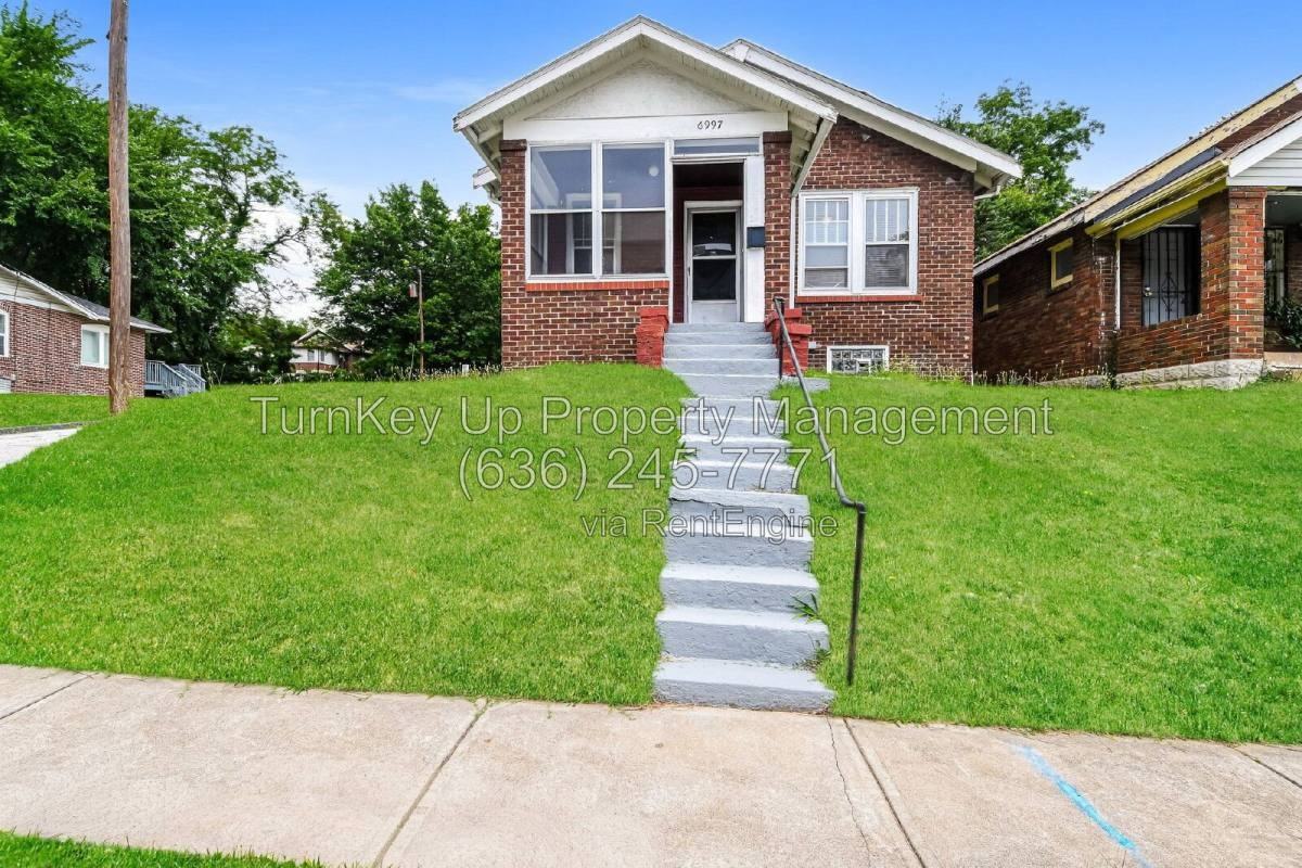 6997 Edison Ave - Photo 2 of 10