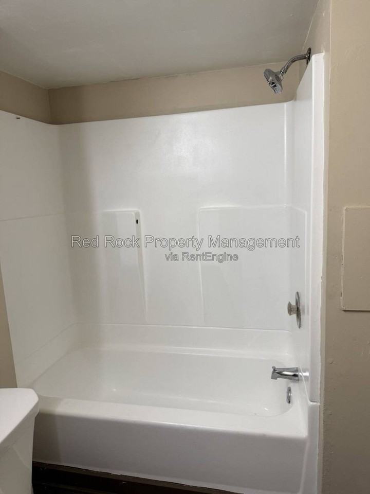 171 1 2 Linn St - Photo 7 of 10