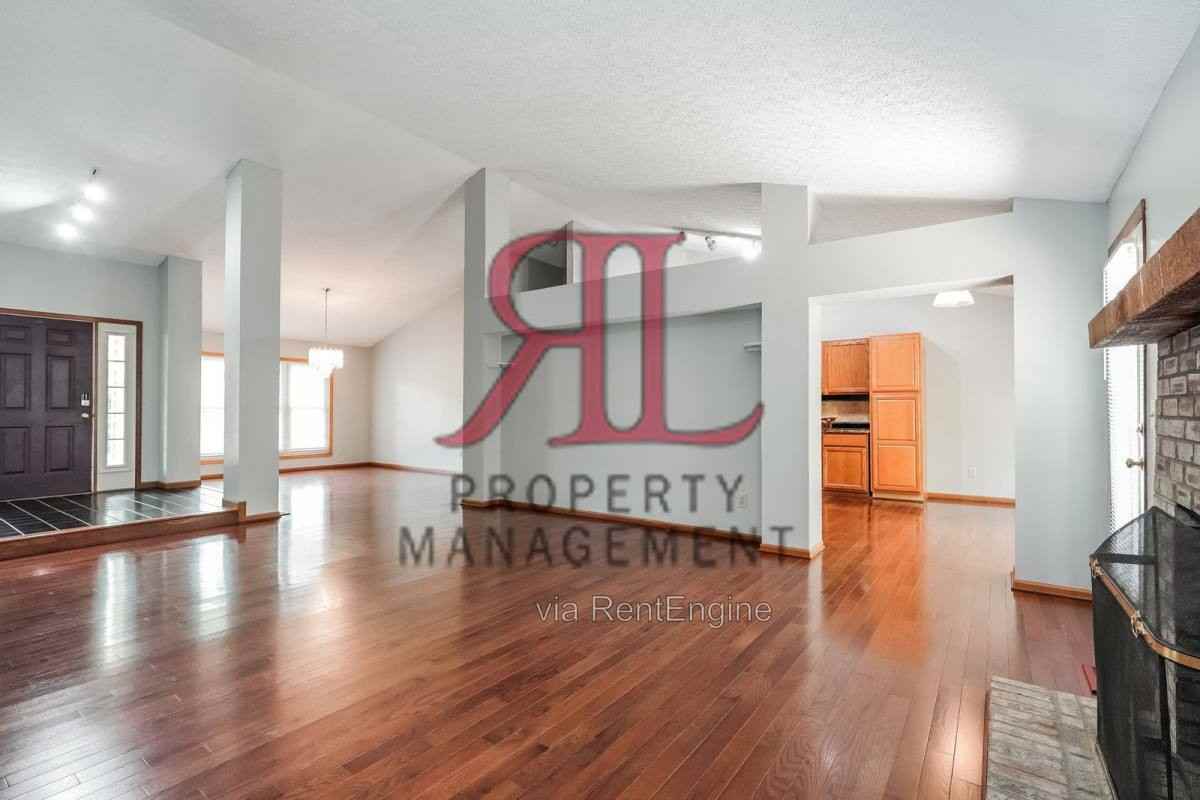 5684 Wilcox Rd - Photo 3 of 10