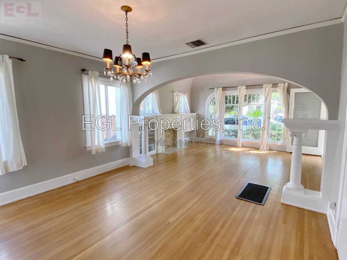 1203 Poinsettia Dr - Photo 3 of 8