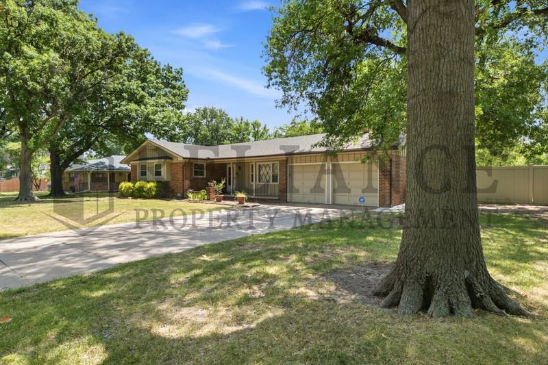 8115 E Mockingbird St - Photo 3 of 34