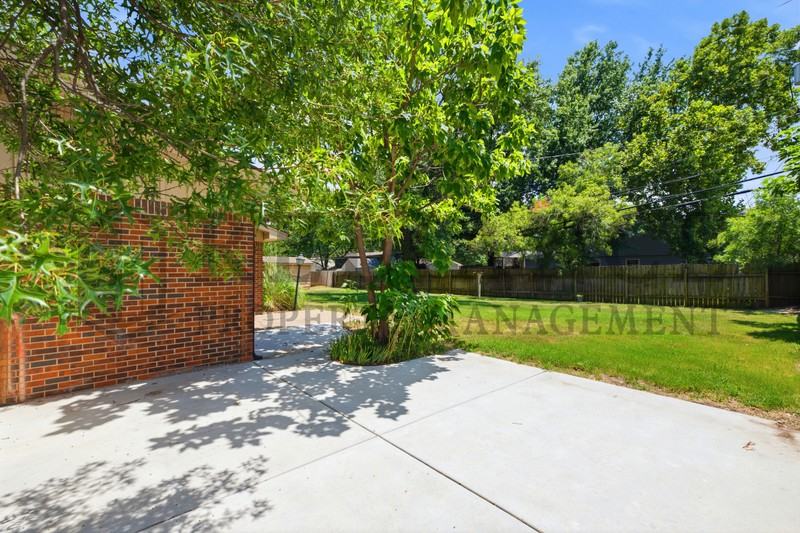 8115 E Mockingbird St - Photo 5 of 34