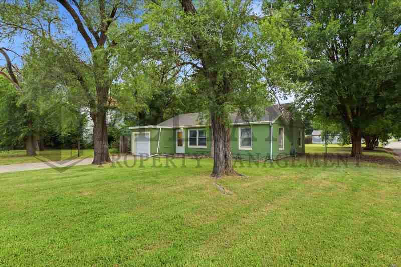 2464 S Washington Ave - Photo 2 of 33
