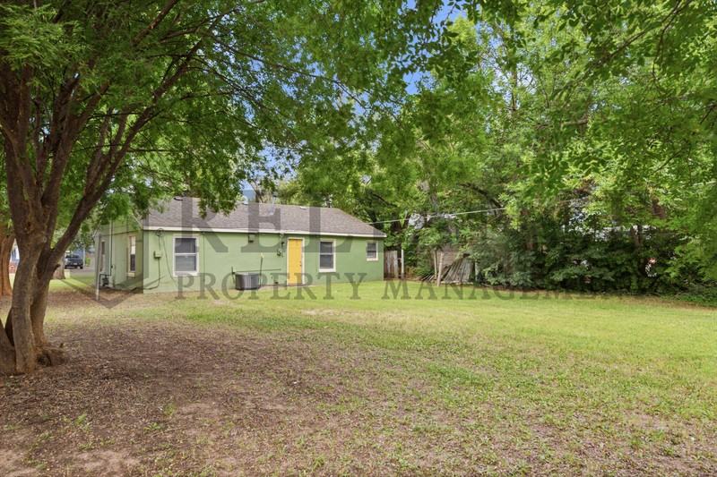 2464 S Washington Ave - Photo 5 of 33