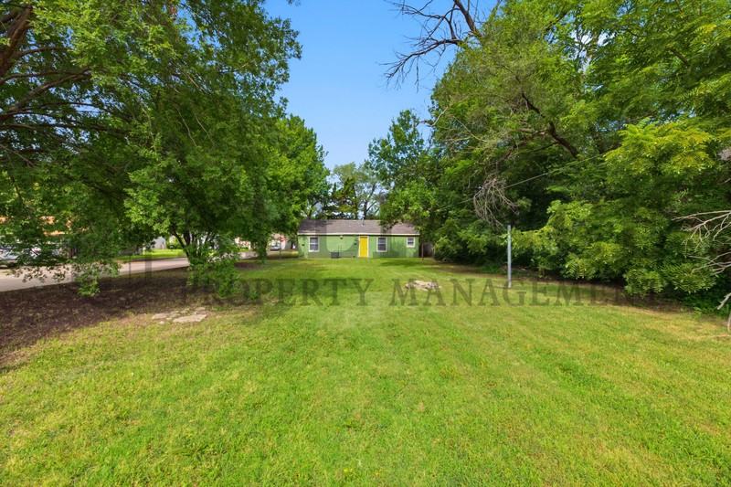 2464 S Washington Ave - Photo 6 of 33