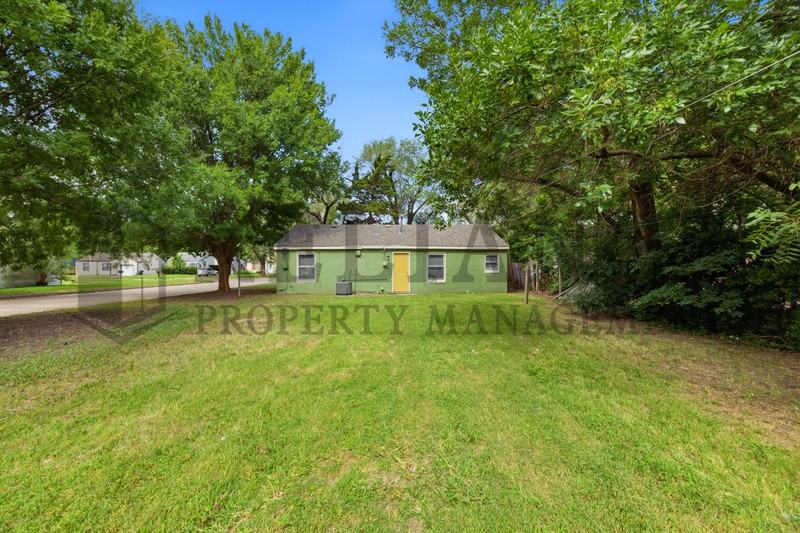 2464 S Washington Ave - Photo 7 of 33