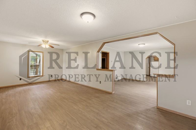 1028 W Munnell St - Photo 7 of 24