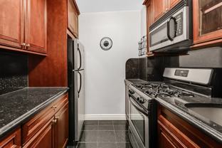 6945 108th St #2J - Photo 1 of 1