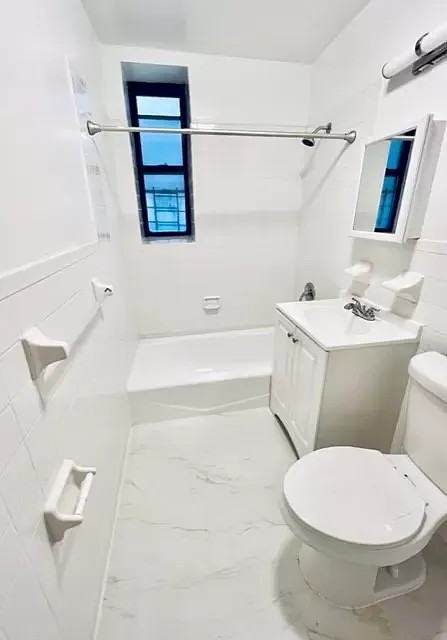 524 W 152nd St - Photo 4 of 7