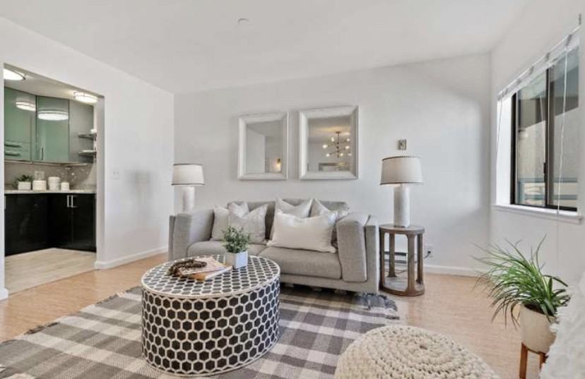320 Peninsula Ave #412 - Photo 4 of 12
