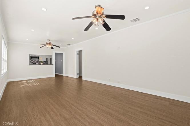 417 S Grand Ave - Photo 6 of 26