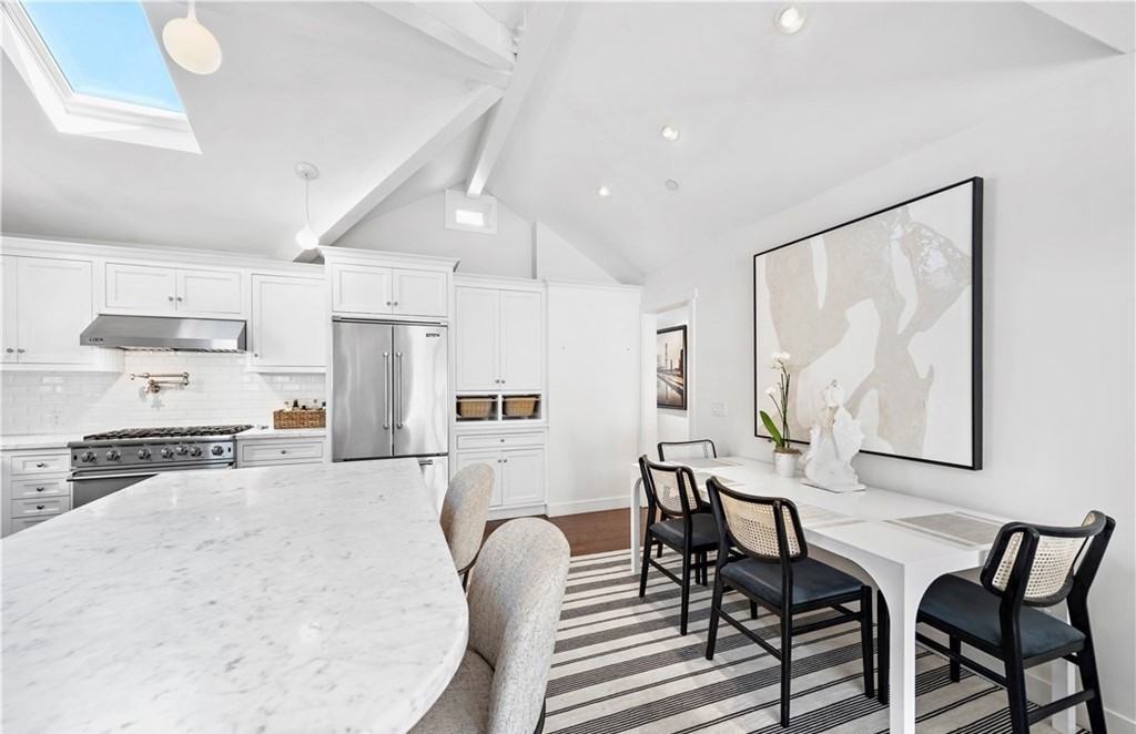 439 Thalia St - Photo 2 of 3