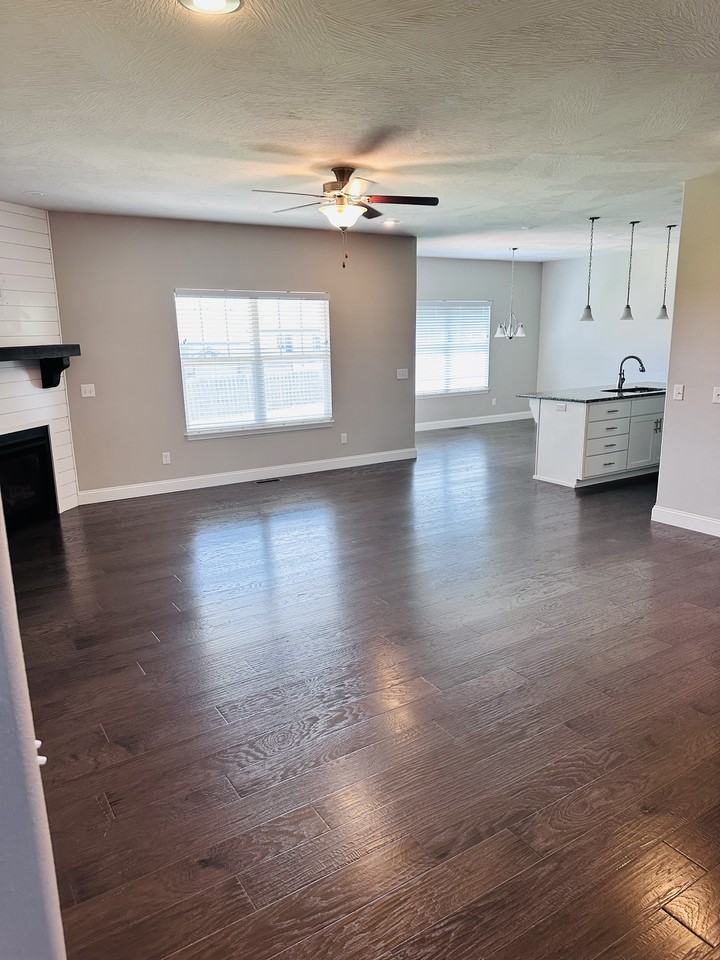 1648 N Pinnacle Ave #NA - Photo 5 of 27
