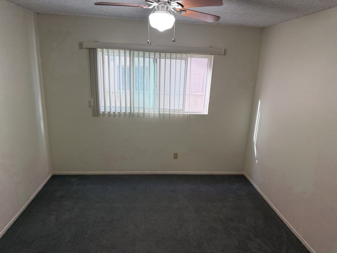 12520 Oxford Ave #B - Photo 2 of 10