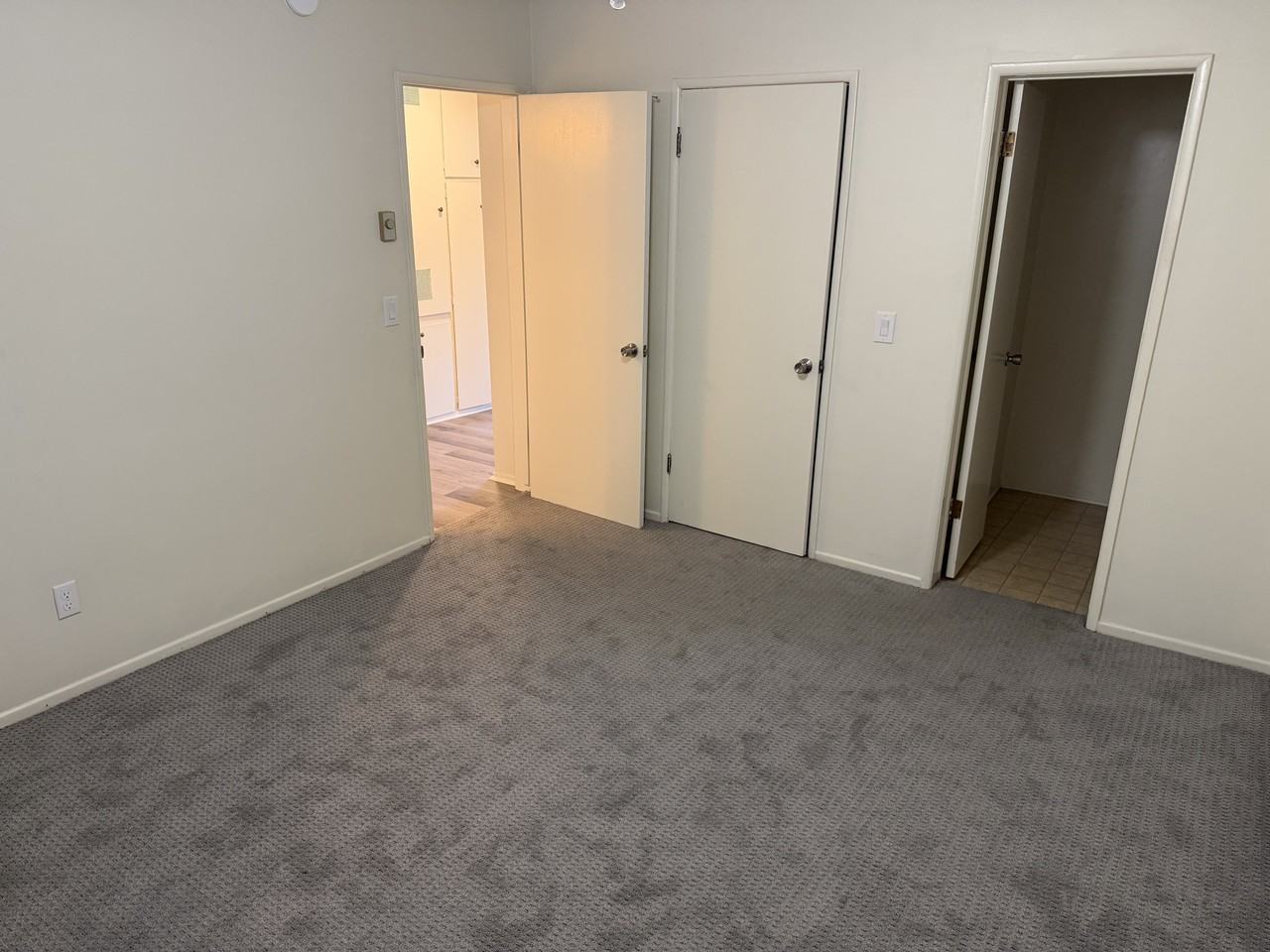 12520 Oxford Ave #B - Photo 5 of 10