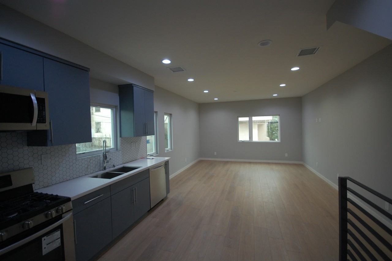 648 N Serrano Ave #1-2 - Photo 3 of 20
