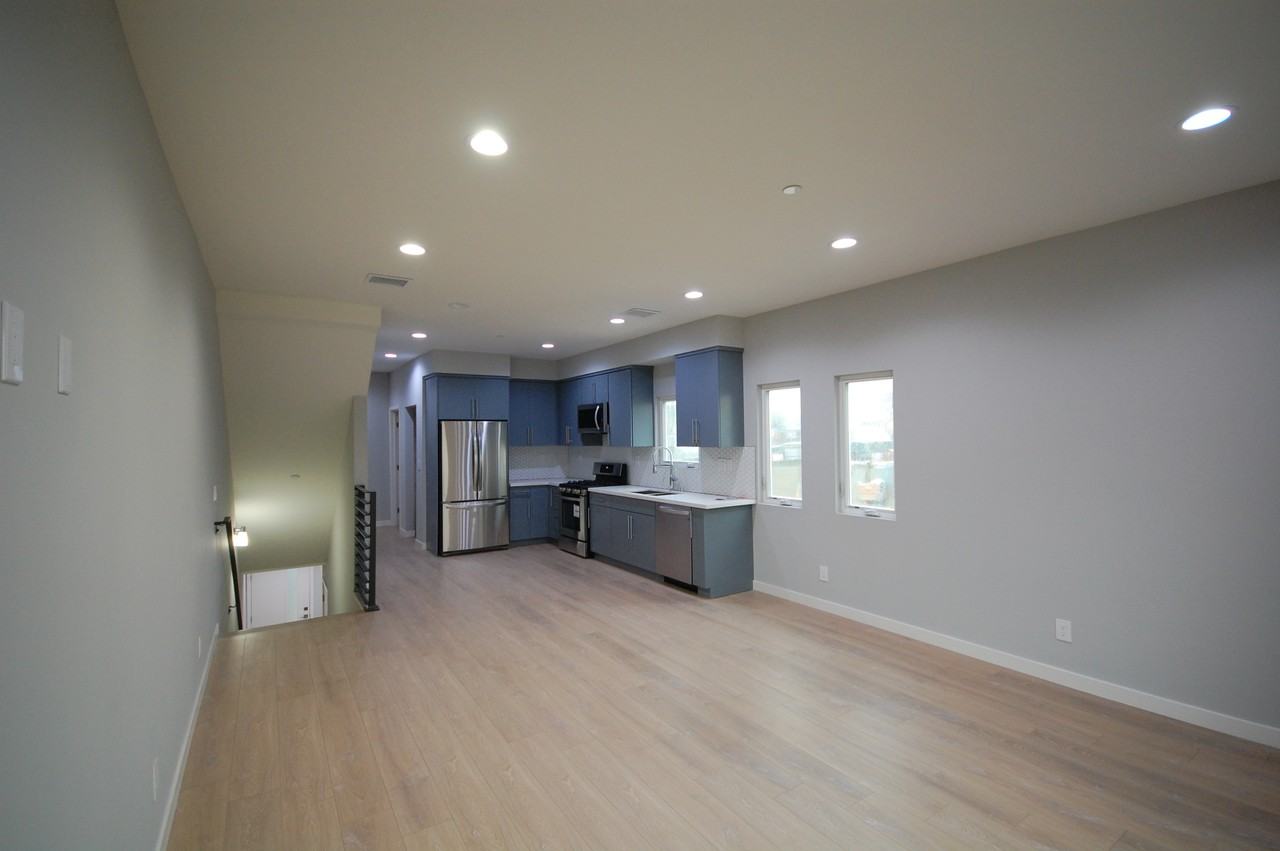 648 N Serrano Ave #1-2 - Photo 4 of 20