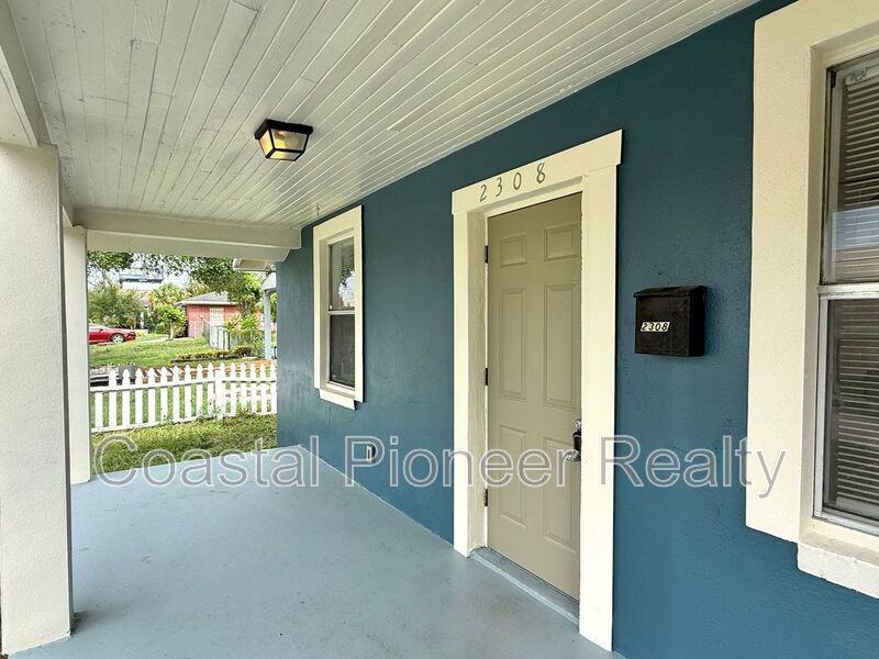 2308 E 15th Ave - Photo 2 of 17