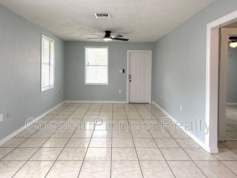 2308 E 15th Ave - Photo 3 of 17